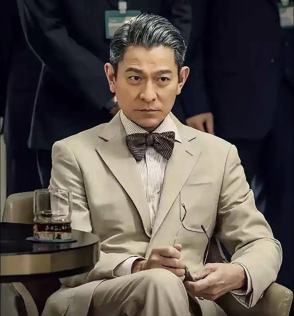 舅舅顶级排场设宴身家52亿跻身富豪榜开元ky棋牌刘德华陪妻返马探亲！亿万(图4)