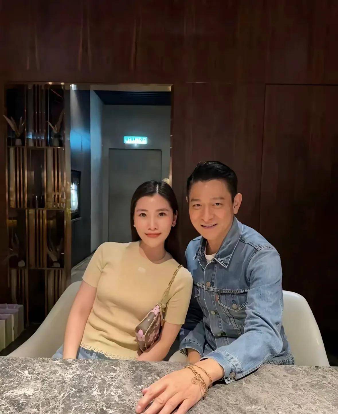舅舅顶级排场设宴身家52亿跻身富豪榜开元ky棋牌刘德华陪妻返马探亲！亿万(图3)